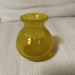 黄色 ガラス 一輪挿し ミニ花瓶のサムネイル