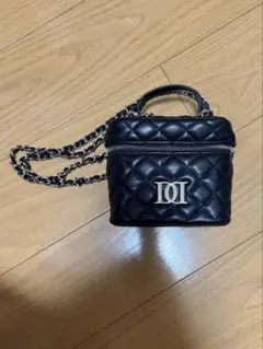 Darich ダーリッチ キルティングスクエアミニバッグ シルバーパーツ BLK