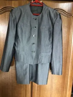 《美品》スカートスーツ　グレー系　11号　1回のみ着用　クリーニング済み