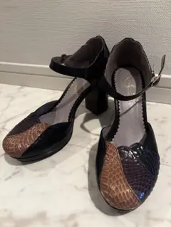 週末限定値下✨️あしながおじさん ストラップ 太ヒール レザー パンプス 22.5