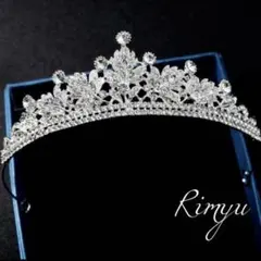 ウェディングティアラ　ブライダルアクセサリー　 結婚式ヘッドアクセ