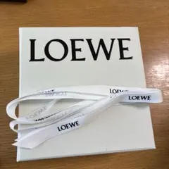 LOEWE ギフトボックス 大 ホワイト400✖️355✖️195mm 2025年最新】LOEWE ギフト箱の人気アイテム - メルカリ