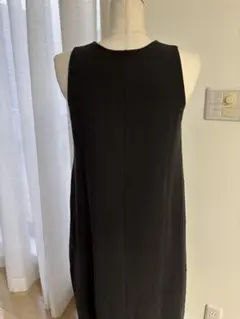 ユニクロ　ブラック ノースリーブワンピース