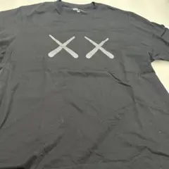 KAWS Tシャツ 黒