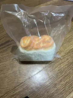 kikisquishy 粉付きチーズぱん 氷バター Mサイズ - メルカリ
