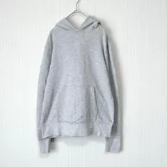 グレー パーカー