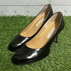 エナメルパンプス