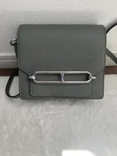 本革グレーショルダーバッグ シルバー金具付き
