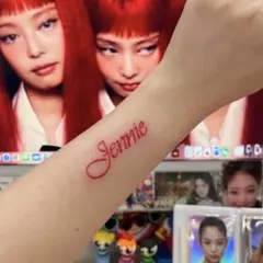 BLACKPINK JENNIE ネームタトゥーシール 2枚セットのサムネイル