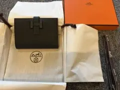 【新品未使用】HERMES ニューHパッサン コンパクト　ノワールのサムネイル
