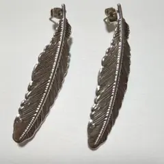 ピアス　羽モチーフシルバーカラー