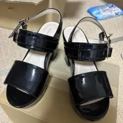 MAJESTIC LEGON エナメル調 サンダル ブラックのサムネイル