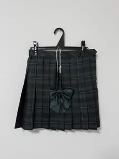 制服スカートとリボン