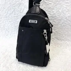 TUMI スリングバッグ　プレート　軽量　ブラック　ボディバッグ　トュミ