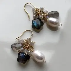大人可愛い 天然石ピアス ラブラドライト×淡水パール　ハンドメイド