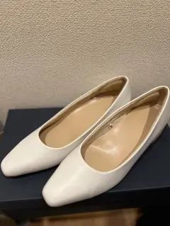 GU 白パンプス　23.5cmのサムネイル