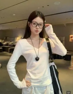SHEIN ホワイト 長袖 Vネック Tシャツ S 韓国