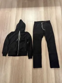 【未使用】フリース黒フルジップパーカーとパンツセット