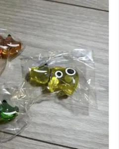 専用出品　カラフルべこ〜ず宝石マスコット　黄色のサムネイル