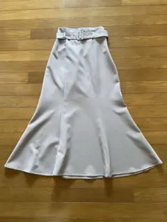 薄紫色マーメイド型フレアースカート　INGNI