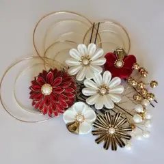 つまみ細工髪飾り　赤　白　ゴールド