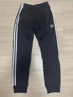 アディダス トラックパンツ ジャージパンツ トレフォイルロゴ刺繍 黒ブラック