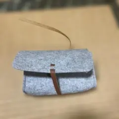 フェルト素材 トラベルポーチ 小物入れ