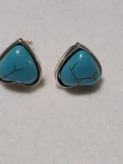 ターコイズのハート型ピアス