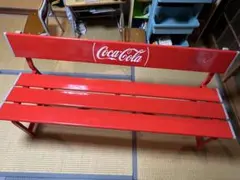 Coca-Cola ロゴ入り赤い木製ベンチ - メルカリ