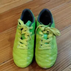 蛍光グリーン フットサルシューズ　サッカー　アンブロ　18cm
