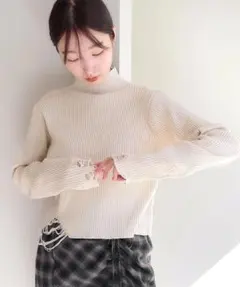 定価5940円　新品タグ　Kastane ハイネックダメージニットプルオーバー