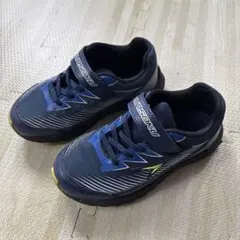 瞬足　防水スニーカー　20cm 3E