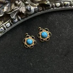 【再販不可】ターコイズ トルコ石のブラスゴールドフラワーピアス／イヤリング