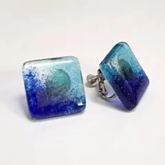 樹脂製　スクエアイヤリング　ブルー