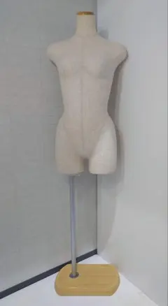 【送料込み】トルソー　マネキン　ボディ　レディース　9号　Mサイズ