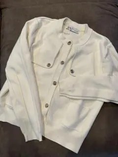 【美品】ZARA ホワイト ボタン付きカーディガン