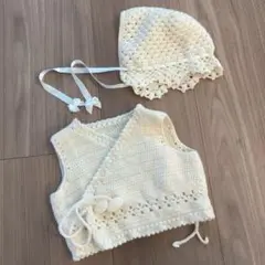 ベスト　新生児、セレモニー、手編みベスト、帽子、ベビーハット、ヘッドドレス