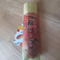 Lipton Fruits in Tea because 折りたたみ傘のサムネイル