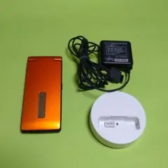 docomo SH-03E 携帯電話本体、ACアダプタ、卓上ホルダ付のサムネイル
