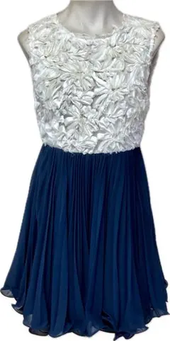 ☆ソブSov. パーティードレスサテン生地花びら刺繍とシフォンプリーツ 白紺☆