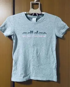 ⭐️adidas グレー Tシャツ ロゴ入り　Ｌ(Mに近い)のサムネイル