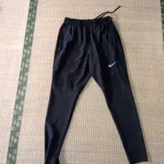 Nike スリムフィット ランニングパンツ ブラック