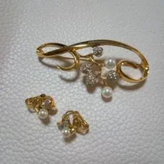 ゴールド 花モチーフ ブローチ イヤリングセット