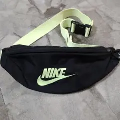 NIKE ボディバッグ 黒/黄緑