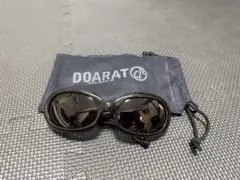 DOARAT サングラス ブラック 専用袋付きのサムネイル