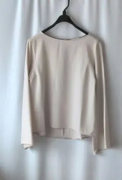 お値下げ sofiaジップスリーブブラウス ベージュ 入学式 卒業式 - メルカリ