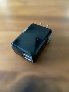 【美品】USB-AC アダプター ルーメン LUMEN LAC-R2U24BK