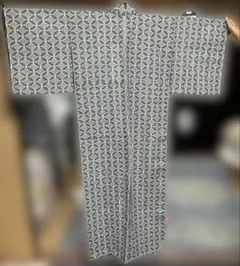 幾何学模様　着物　レトロ　モダン　普段着用　小さめサイズ