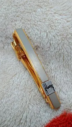 2043✡　イヴサンローラン　YSL　ネクタイピン