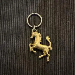 Ferrari 跳ね馬 キーホルダー ゴールドのサムネイル
